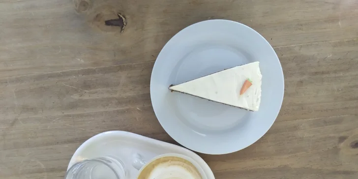 Na výběr je klasické či dlouhé espresso a cappuccino.