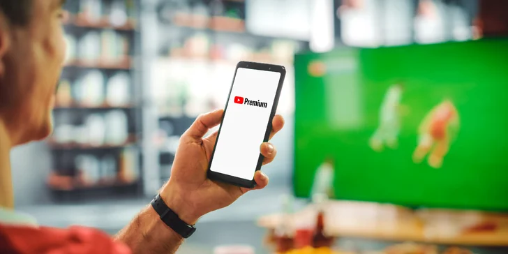Youtube Premium môžete využívať na akomkoľvek zariadení - mobile, tablete aj televízii