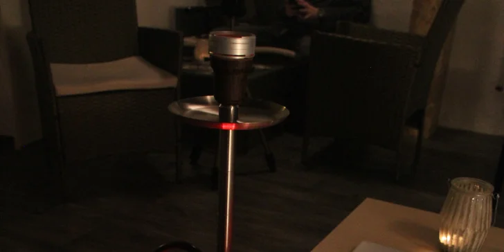 Příjemné odpoledne pro dva: vodní dýmka a k ní čaj, drink či pivo nebo třeba i 2h na playstationu