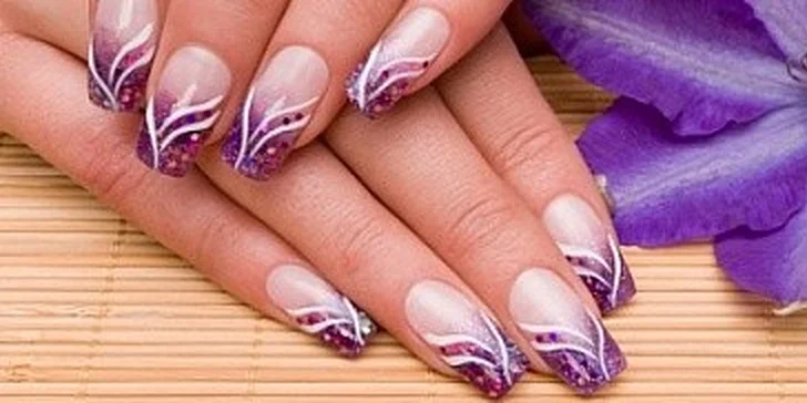 Nehtová modeláž s permanentní francií a zdobením