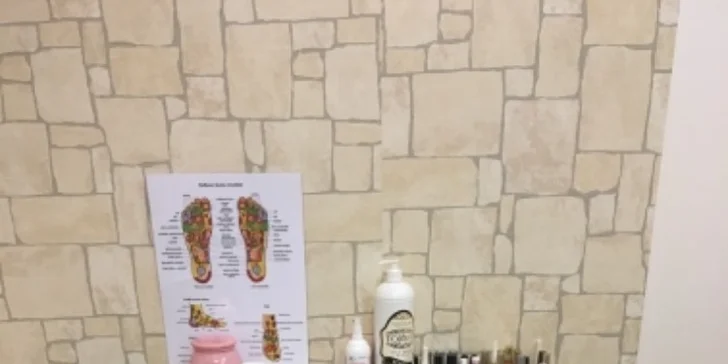 Krásné nehty na prvním místě: pedikúra včetně lakování či peelingu