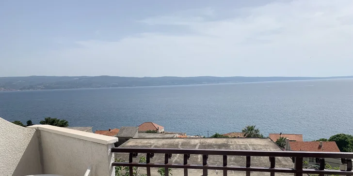 Chorvatské letovisko Mali Rat: doprava a 7 nocí v hotelu 120 m od pláže