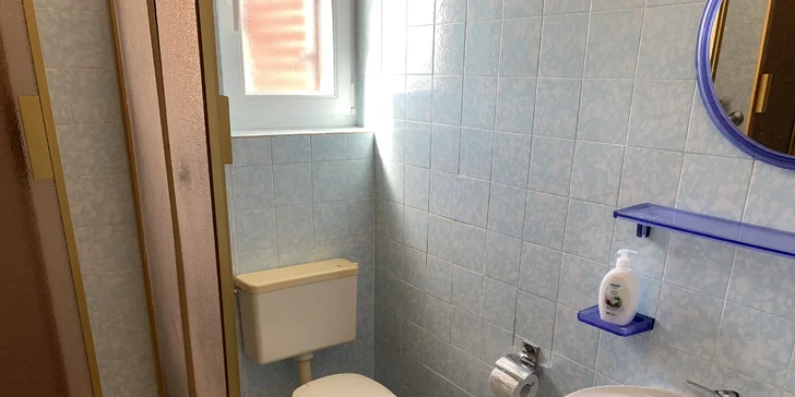 Chorvatské letovisko Mali Rat: doprava a 7 nocí v hotelu 120 m od pláže