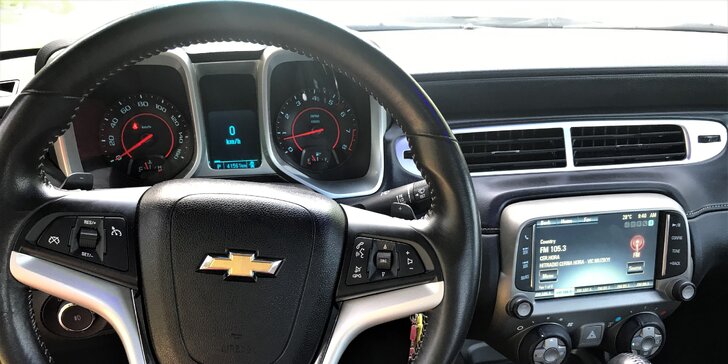 Buďte hvězdou silnic: půjčte si sporťák Chevrolet Camaro "Bumblebee"