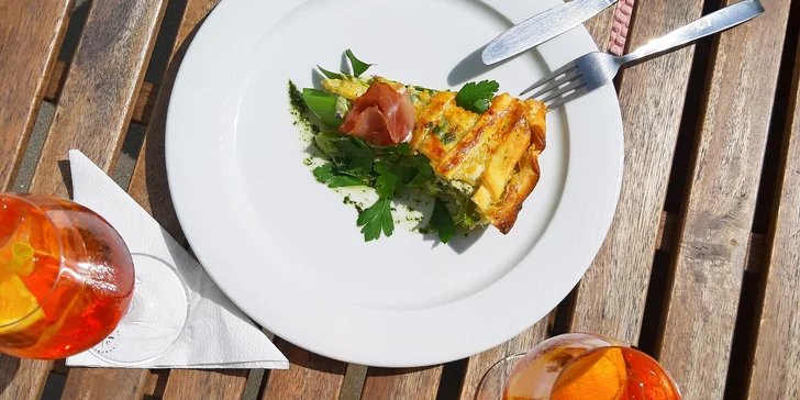 Vychutnejte si skvělé chvilky: Aperol Spritz a domácí quiche pro 2 osoby
