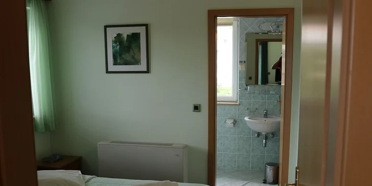 Pobyt v hotelu kousek od Makarské riviéry pro pár i rodinu: snídaně i bazén