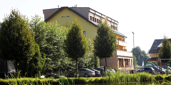Luxusní odpočinek v Jeseníkách pro 2 osoby: polopenze, wellness a masáž