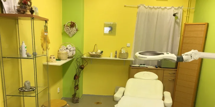 Suchá nebo wellness pedikúra včetně masáže chodidel