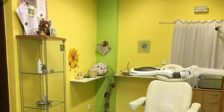 Suchá nebo wellness pedikúra včetně masáže chodidel