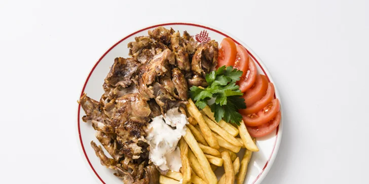 Parádní kebab v centru Prahy: rolovaný v pitě, na talíři i v chlebu jako sendvič