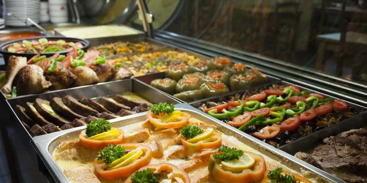 Parádní kebab v centru Prahy: rolovaný v pitě, na talíři i v chlebu jako sendvič