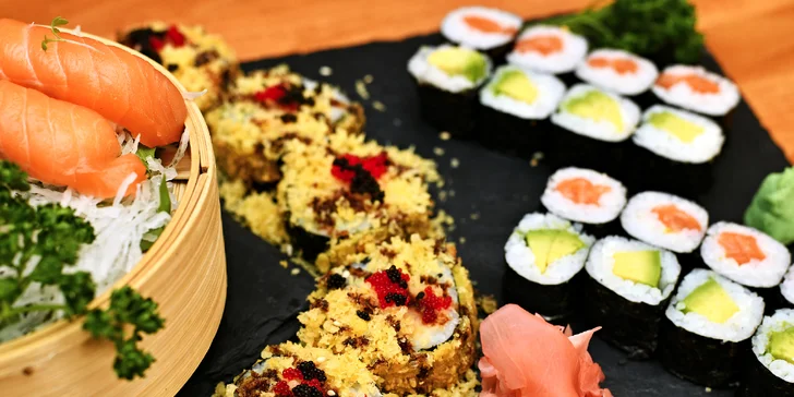 Degustační sushi set s wakame salátem i miso polévkami pro 2 osoby