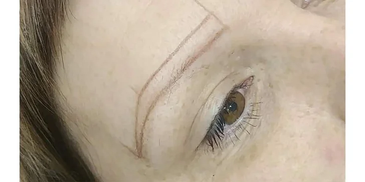 Perfektní vzhled: permanentní make-up obočí vláskováním či pudrovým efektem
