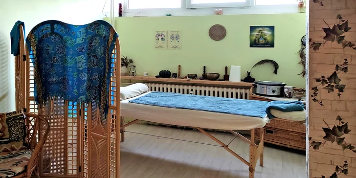 Můžete zvolit tradiční čínskou masáž v délce 90 minut, která se zaměřuje na záda, šíji a reflexní body na chodidlech. 
