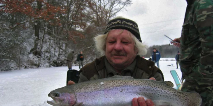 Rybky si můžete odkoupit nebo poslat zpět do vody. Pouze pstruh by návrat do vody nepřežil a koupit si ho musíte.