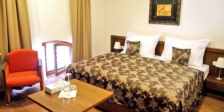 4* pobyt v historické tvrzi v Letohradu s polopenzí a hodinou ve wellness