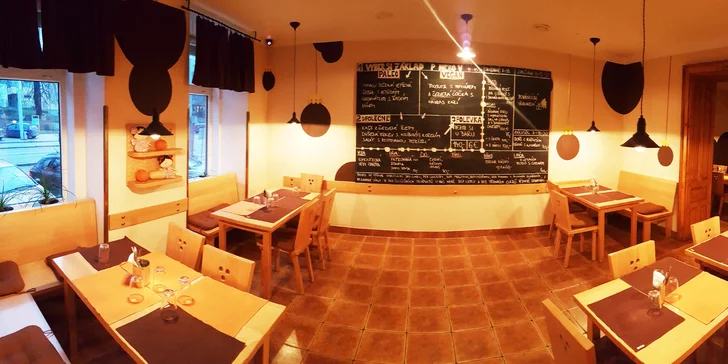 V paleo menu je 180 g masa a 240 g příloh.