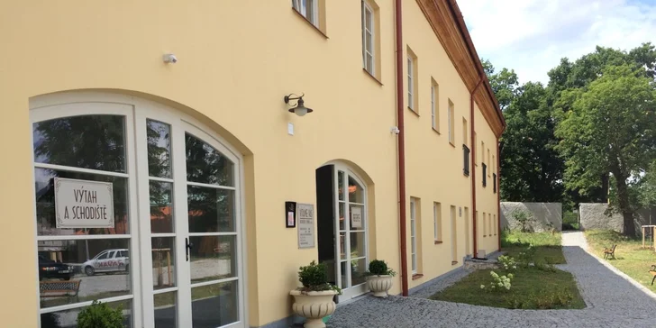 Romantický pobyt pro dva se snídaní, privátním wellness a večeří na zámku a jeho prohlídkou