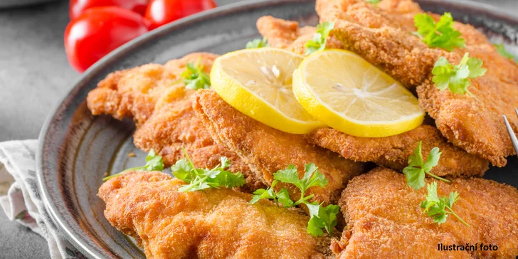 800 g vepřových a kuřecích mini řízečků, domácí chléb, dip i hodina bowlingu