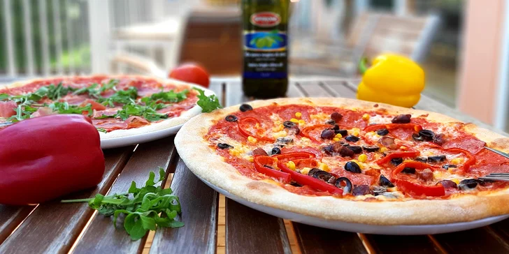 2× italská pizza dle výběru v Okruh pub: 49 druhů vč. vegetariánských variant