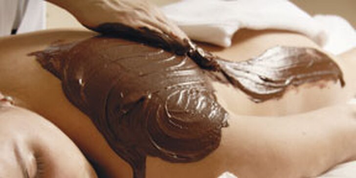 Čokoládová masáž včetně peelingu a zábalu