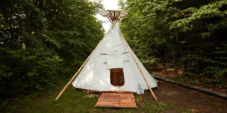 Podzimní pobyt v indiánském teepee v Beskydech: možnost grilování, příroda a výlety