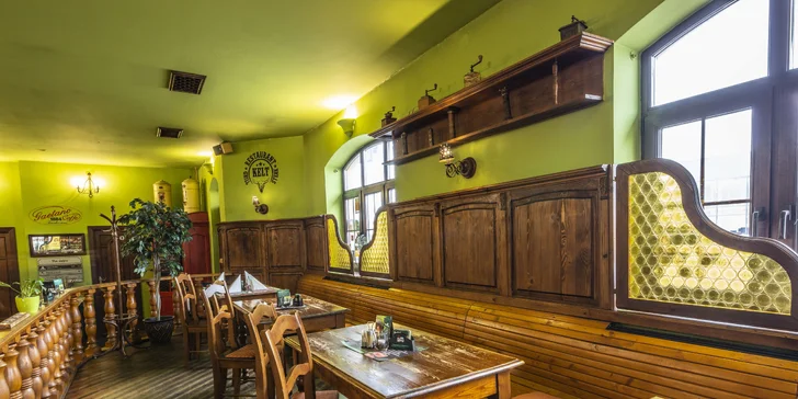 Tříchodové menu i s láhví sektu pro dva: polévka, kachní prsa a crème brûlée