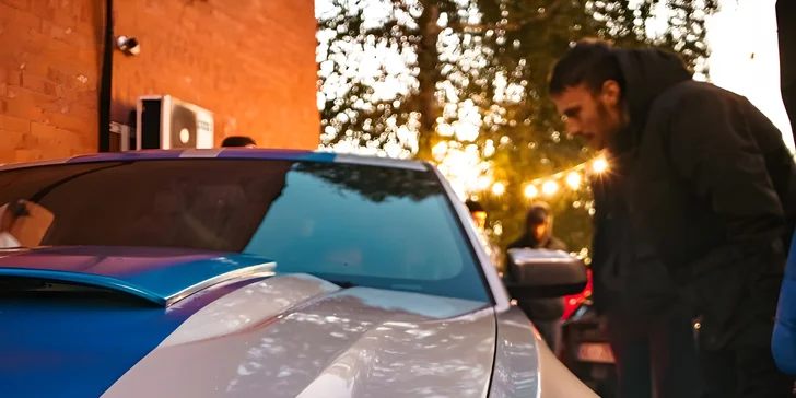 Tohle není jen obyčejný „muscle car“ – je to ikona zabalená do agresivního designu.