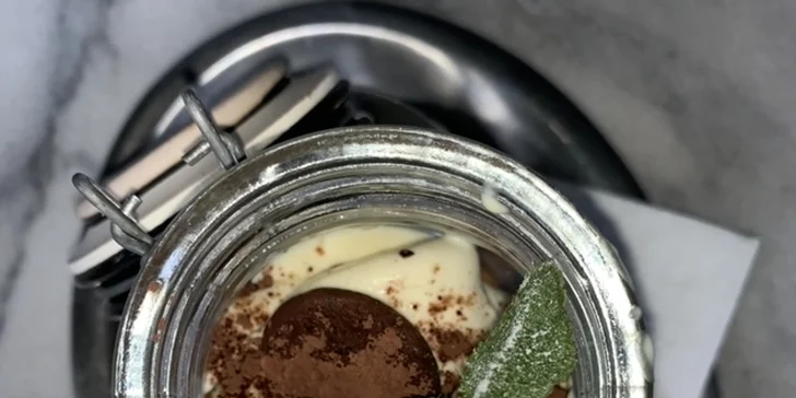 Tiramisu a káva dle výběru pro jednoho i pro dva ve Štruncových sadech