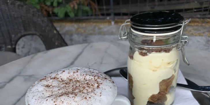 Tiramisu a káva dle výběru pro jednoho i pro dva ve Štruncových sadech