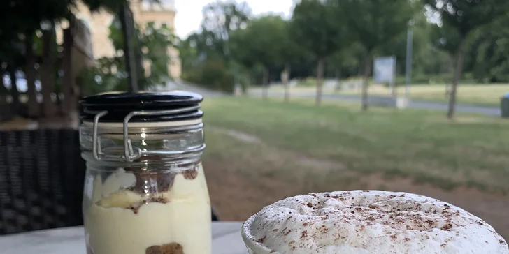 Tiramisu a káva dle výběru pro jednoho i pro dva ve Štruncových sadech