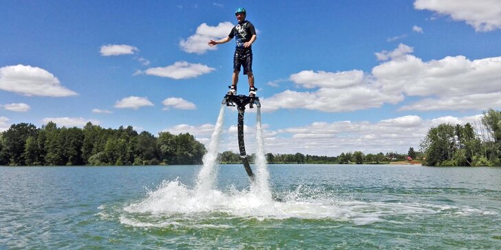 Tryskový let nad vodou: junior Flyboard pro děti ve věku 12–15 let, 6 lokalit
