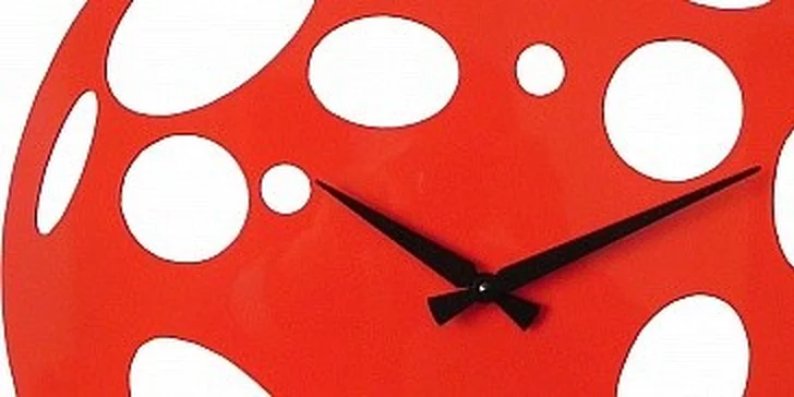 Designové kovové hodiny