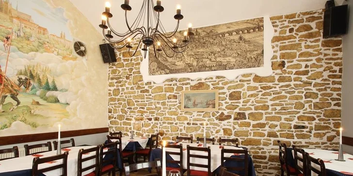 Pohodlně se s někým blízkým usadíte ve stylovém historickém restaurantu a poskládáte si tu menu podle svých představ.