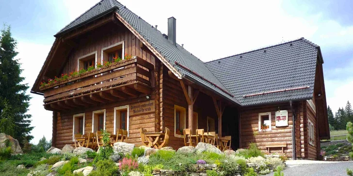 Zimní pohoda ve stylovém horském penzionu na Šumavě: polopenze a privátní wellness