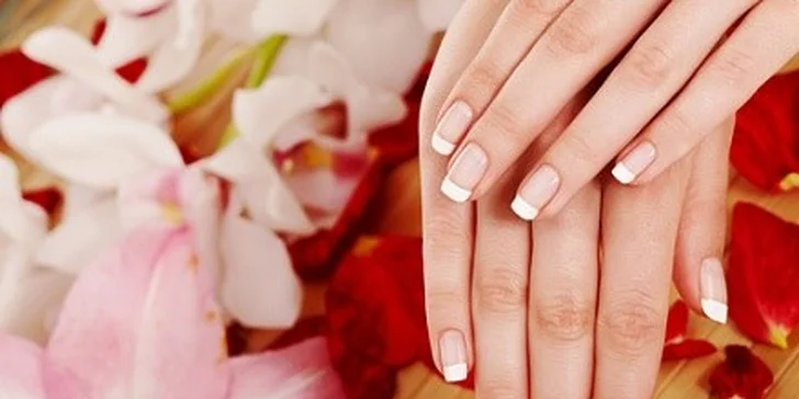 Pedikúra nebo manikúru "SPA DE LUXE" včetně aplikace Gel-lak