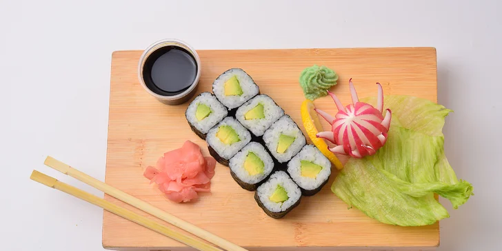 Asijské dobroty: polévka pho, grilované krevety, mušle i sépie nebo sushi sety