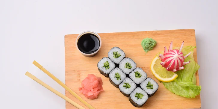Asijské dobroty: polévka pho, grilované krevety, mušle i sépie nebo sushi sety