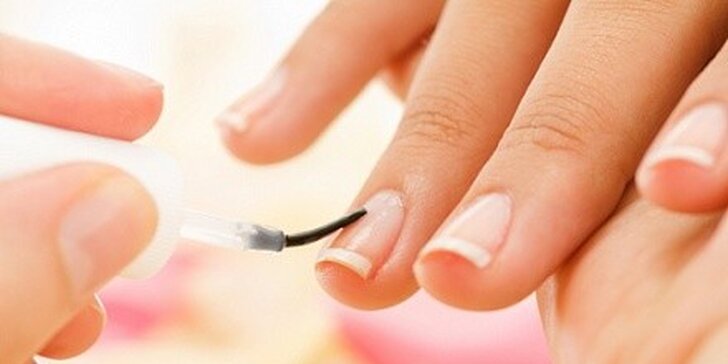 Pro krásné nehty: Kompletní manikúra s lakováním či aplikací gelových nehtů
