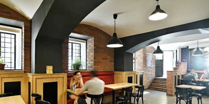 Burgerové menu od Toma s hranolky a pivem pro 1 nebo 2 osoby