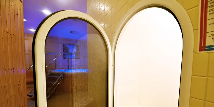 60 nebo 120 min. privátního wellness s vířivkou, infrasaunou i šumivým vínem pro 2 osoby