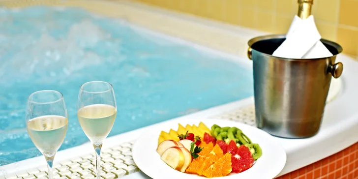 60 nebo 120 min. privátního wellness s vířivkou, infrasaunou i šumivým vínem pro 2 osoby