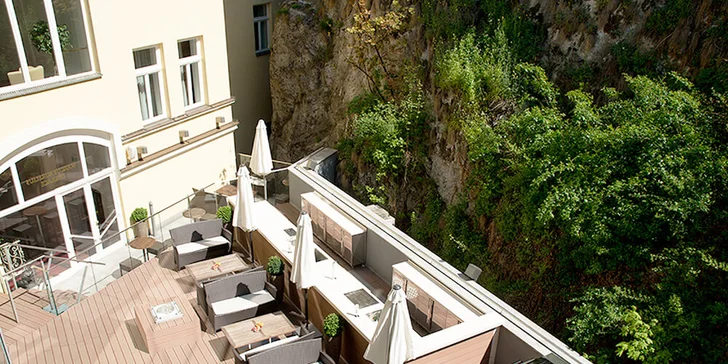 Luxusní pobyt v oceňovaném hotelu pod Trenčínským hradem: jídlo i wellness