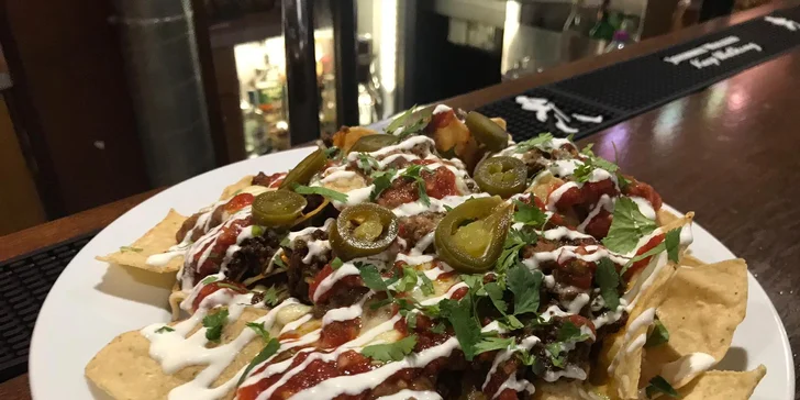 Gastrozážitek na jedničku: Hovězí nachos a degustace 4 rumů pro dva