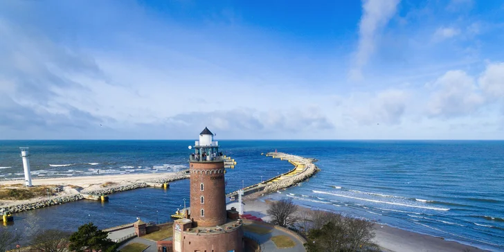 Za výlet stojí aj blízke mestá, napríklad Kołobrzeg s malebným prístavom, majákom a oceanáriom.