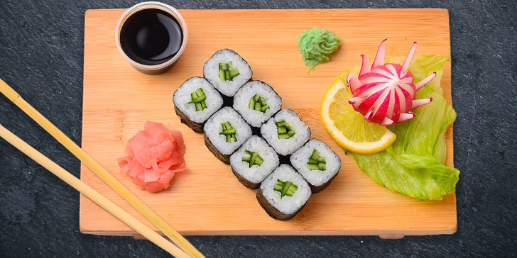 Asijské dobroty: polévka pho, grilované krevety, mušle i sépie nebo sushi sety