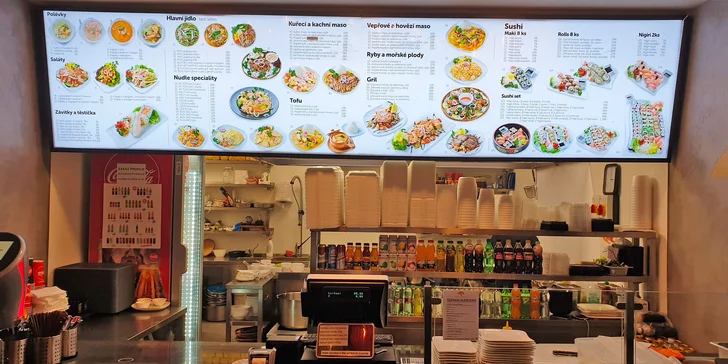 Asijské dobroty: polévka pho, grilované krevety, mušle i sépie nebo sushi sety
