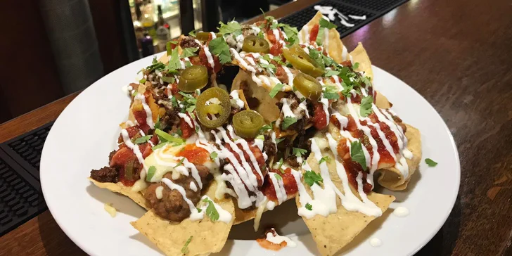 Gastrozážitek na jedničku: Hovězí nachos a degustace 4 rumů pro dva