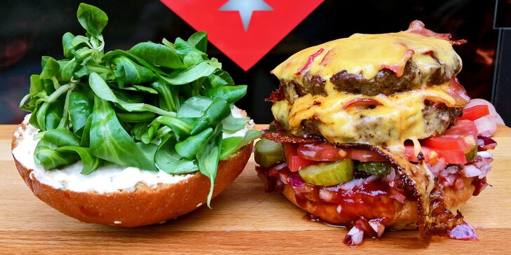 Parádní nálož: dvojitý cheeseburger se slaninou a domácí houskou pro 1 i 2 osoby