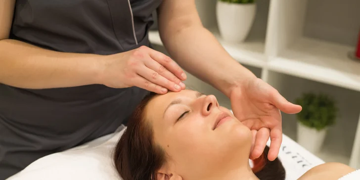 Komplexní ovocné ošetření vč. relaxační masáže hlavy, těla i chodidel